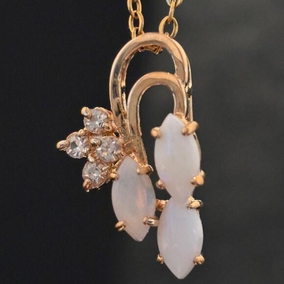 Vintage OPAL Pendant Necklace, Dolphin Ore 18K Gold Electroplate - Picture 4 of 5